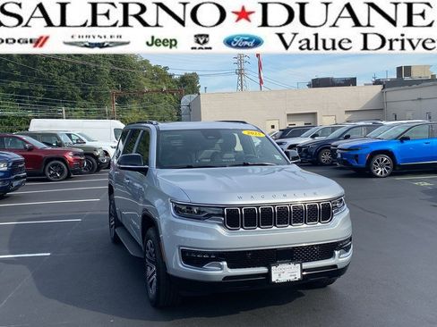 Used 2025 Jeep Wagoneer 4WD w/ Premium Group I image 1