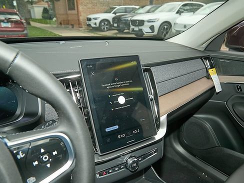 New 2026 Volvo XC90 T8 Plus w/ Protection Package AWD/4WD image 14