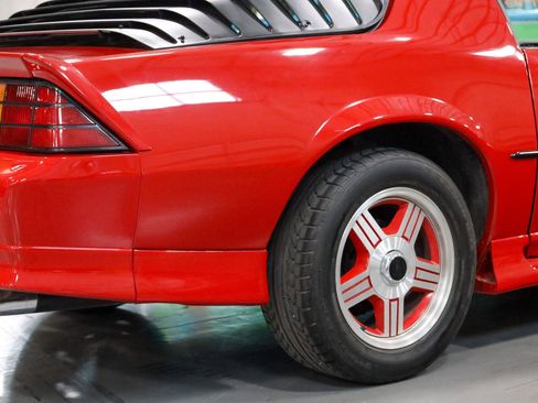 Used 1991 Chevrolet Camaro RS RWD image 25