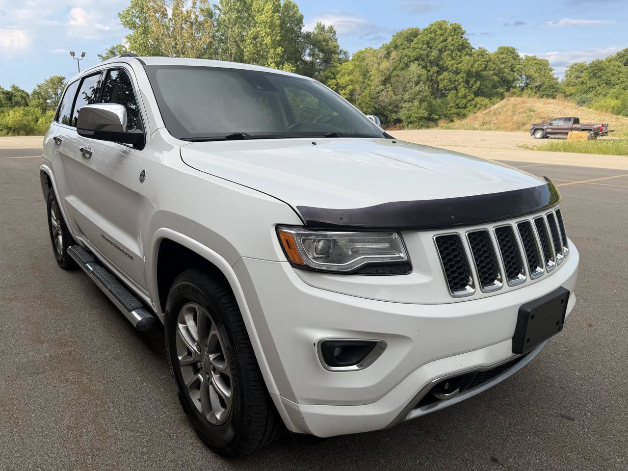 Used 2015 Jeep Grand Cherokee Overland w/ Advanced Technology Group AWD/4WD image 3