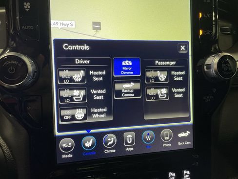 Used 2020 RAM 1500 Laramie w/ Sport Appearance Package AWD/4WD image 22