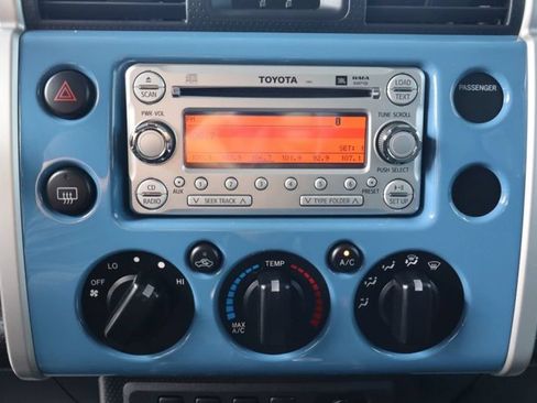 Used 2011 Toyota FJ Cruiser 4WD w/ Upgrade Pkg image 20