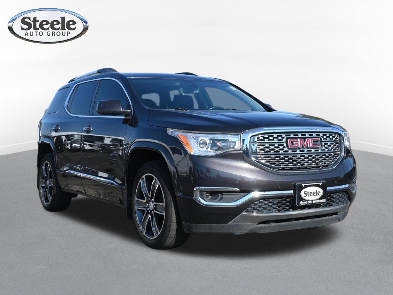 Used 2017 GMC Acadia Denali FWD image 2