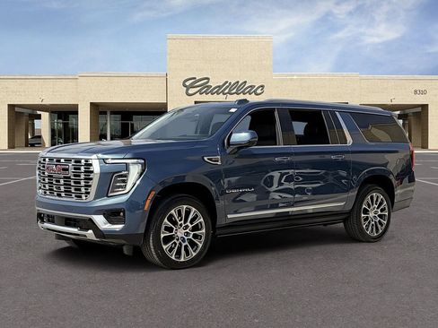 Used 2026 GMC Yukon XL Denali w/ Sun & Power Step Package AWD/4WD image 33