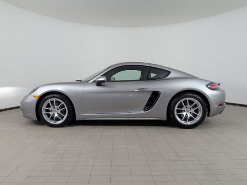 Certified 2025 Porsche 718 Cayman RWD image 2