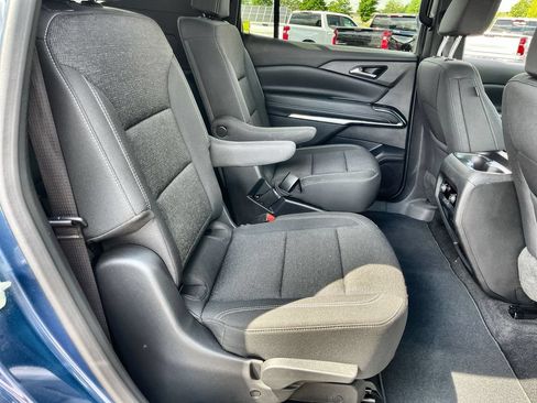 Used 2025 Chevrolet Traverse LT w/ Sun and Wheel Package AWD/4WD image 27