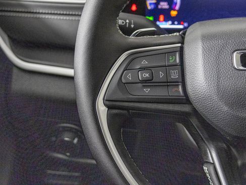 New 2025 Jeep Grand Cherokee Laredo image 32