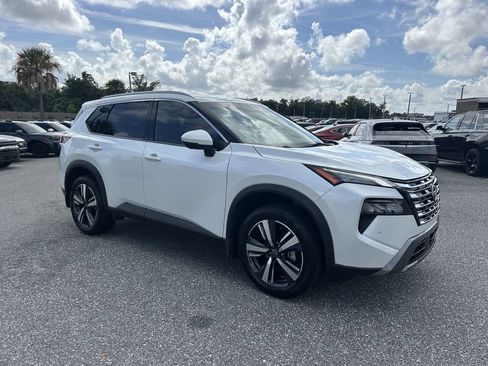 Used 2024 Nissan Rogue SL FWD image 1