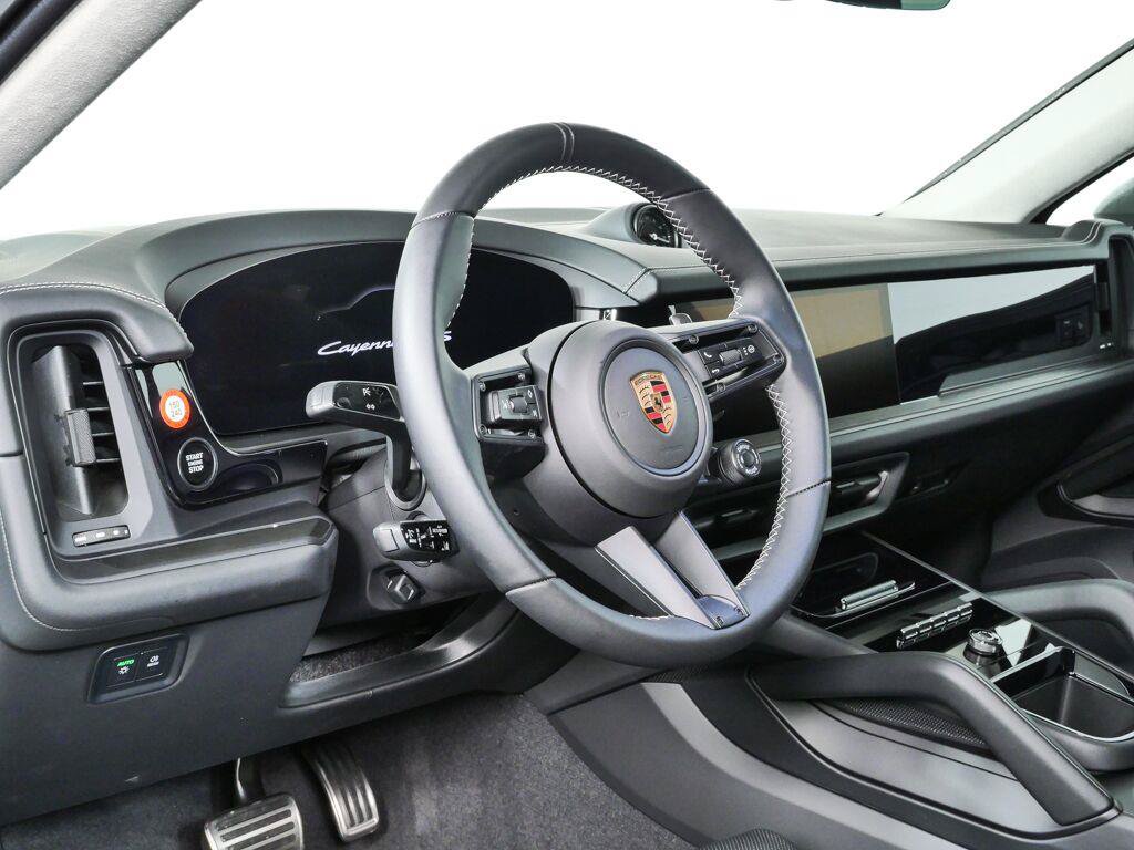 New 2026 Porsche Cayenne GTS AWD/4WD image 4