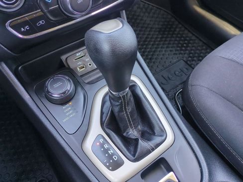 Used 2016 Jeep Cherokee Latitude w/ Cold Weather Group image 30