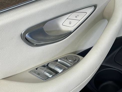 Used 2022 Mercedes-Benz E 350 4MATIC Sedan w/ AMG Line Exterior image 33