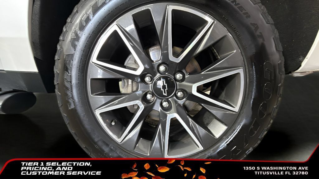 Used 2022 Chevrolet Tahoe Z71 w/ Luxury Package AWD/4WD image 38