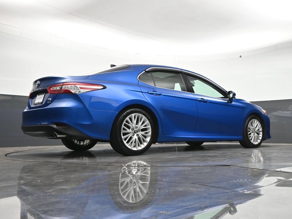 Used 2019 Toyota Camry XLE FWD image 28
