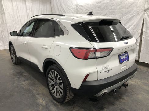 Used 2020 Ford Escape Titanium image 4