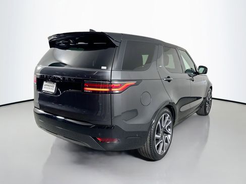 Certified 2025 Land Rover Discovery Dynamic SE image 6