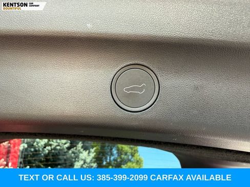 Used 2022 Tesla Model Y Performance AWD/4WD image 31