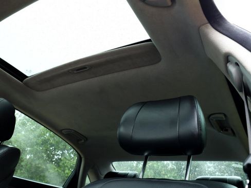 Used 2016 Hyundai Equus Signature image 19