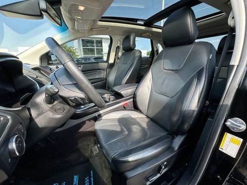 Used 2018 Ford Edge Titanium w/ Equipment Group 302A AWD/4WD image 20