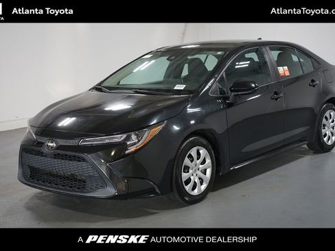 Certified 2021 Toyota Corolla LE image 1
