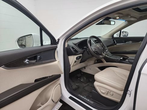 Used 2018 Lincoln MKX Reserve w/ Lincoln MKX Climate Package AWD/4WD image 11