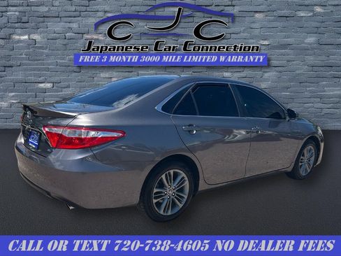 Used 2017 Toyota Camry SE w/ Moonroof Package FWD image 11