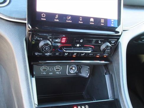 New 2025 Jeep Grand Cherokee L Limited w/ Black Appearance Package image 23