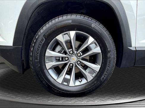 Used 2025 Chevrolet Equinox LT AWD/4WD image 25