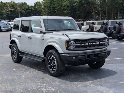 New 2026 Ford Bronco Outer Banks AWD/4WD image 2