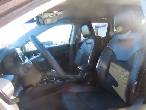 Used 2022 Jeep Compass Trailhawk AWD/4WD image 19