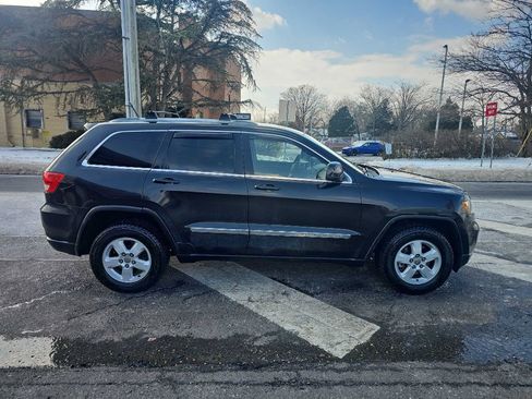 Used 2012 Jeep Grand Cherokee Laredo w/ Laredo E Group image 4