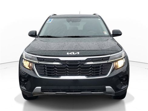 Used 2025 Kia Seltos S image 2