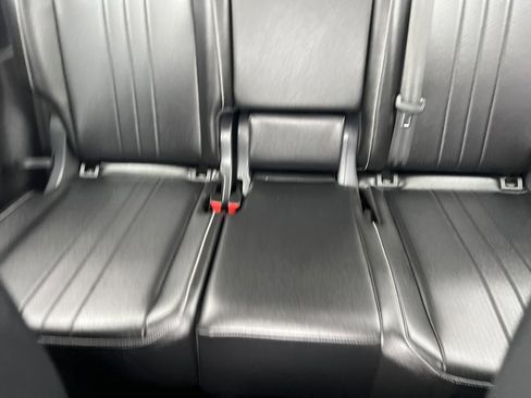 Used 2024 Volkswagen Tiguan Wolfsburg Edition image 21