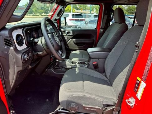 Used 2025 Jeep Wrangler Unlimited Sport AWD/4WD image 11