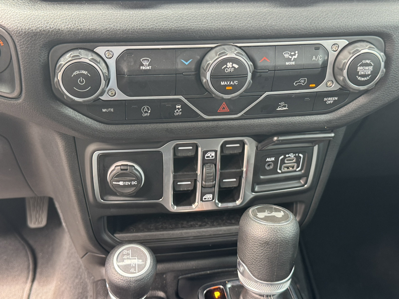 Used 2025 Jeep Wrangler Unlimited Sport AWD/4WD image 29