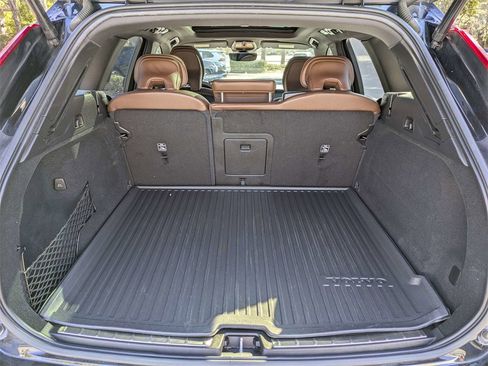 Certified 2023 Volvo XC60 B5 Ultimate w/ Protection Package Premier image 13