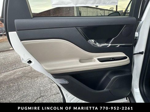 New 2026 Lincoln Corsair Premiere image 22