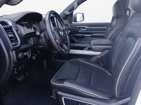 Used 2024 RAM 1500 Laramie AWD/4WD image 19