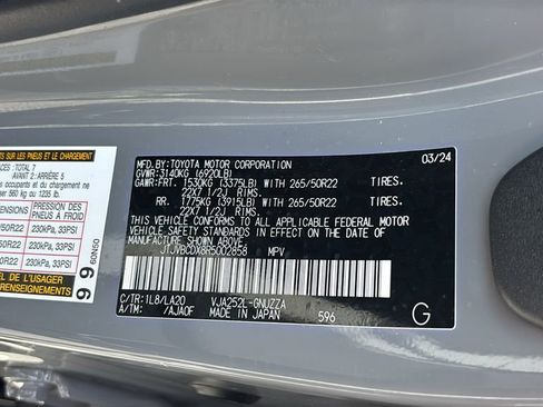 Used 2024 Lexus GX 550 w/ Accessory Package (2T) image 35