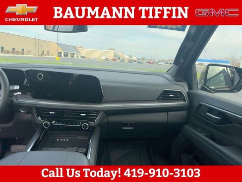 Used 2025 Chevrolet Tahoe Z71 w/ Comfort Package AWD/4WD image 16