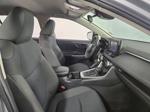 Used 2022 Toyota RAV4 LE AWD/4WD image 12