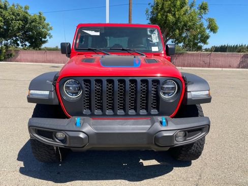 Used 2022 Jeep Wrangler Unlimited Rubicon 4xe AWD/4WD image 2