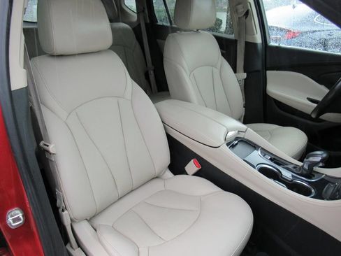 Used 2018 Buick Envision Essence FWD image 9