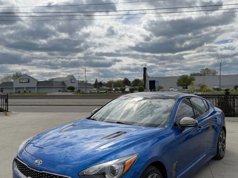 Used 2020 Kia Stinger GT-Line w/ Sun & Sound Package RWD image 3