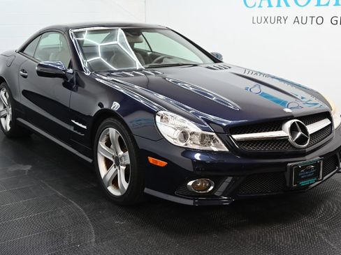 Used 2009 Mercedes-Benz SL 550 w/ Premium I Pkg image 2