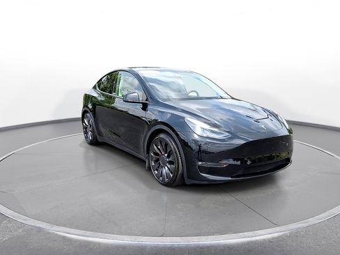 Used 2023 Tesla Model Y Performance AWD/4WD image 2