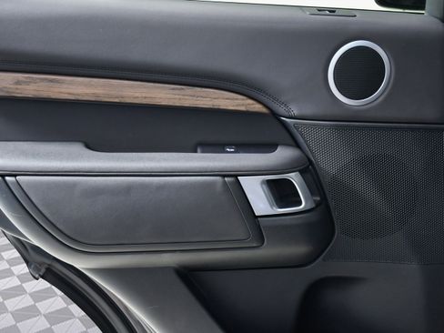 Used 2020 Land Rover Discovery HSE image 27