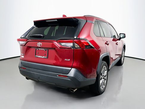 Used 2022 Toyota RAV4 XLE Premium FWD image 4