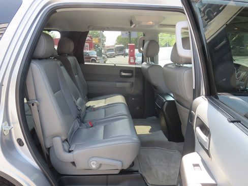 Used 2011 Toyota Sequoia Limited AWD/4WD image 24