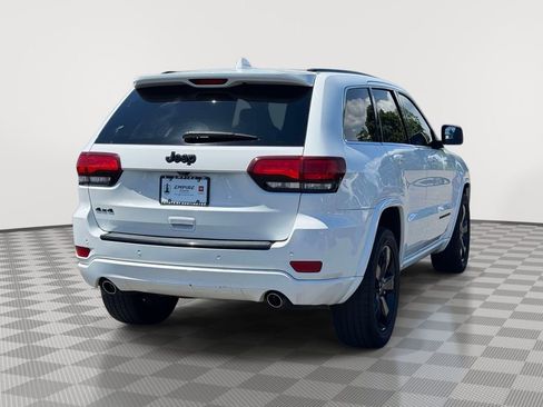 Used 2015 Jeep Grand Cherokee Altitude AWD/4WD image 4