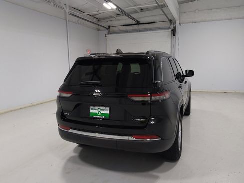 Used 2023 Jeep Grand Cherokee Laredo AWD/4WD image 7